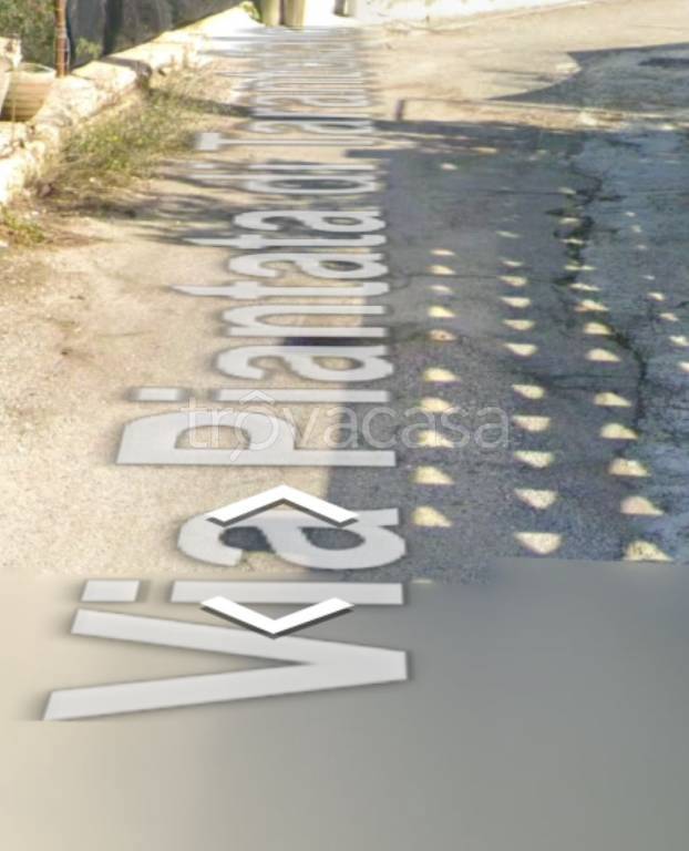 locale commerciale in vendita a Massafra