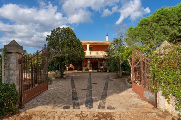 casa indipendente in vendita a Massafra