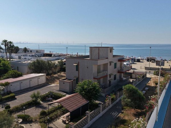 villa in vendita a Massafra in zona Chiatona