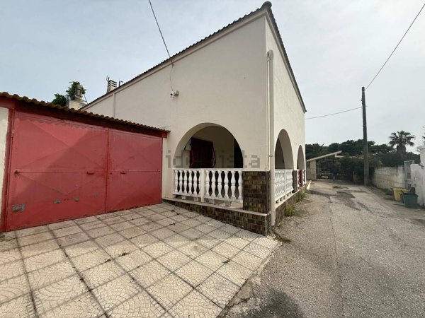 casa indipendente in vendita a Massafra in zona Chiatona