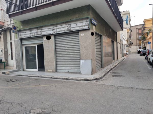 locale commerciale in vendita a Massafra