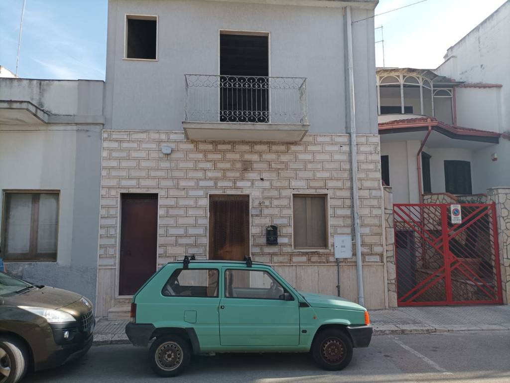 intera palazzina in vendita a Monteiasi