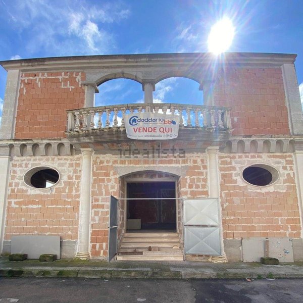 locale commerciale in vendita a Monteiasi