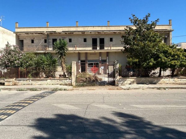 intera palazzina in vendita a Monteparano