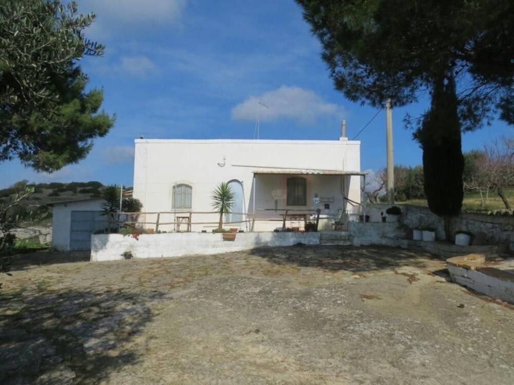 casa indipendente in vendita a Mottola