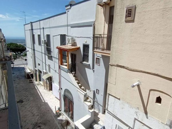 casa indipendente in vendita a Mottola
