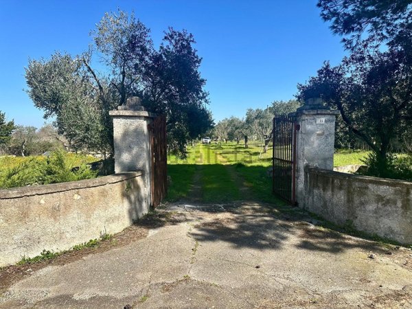 casa indipendente in vendita a Mottola