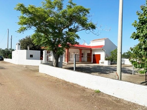casa indipendente in vendita a Mottola