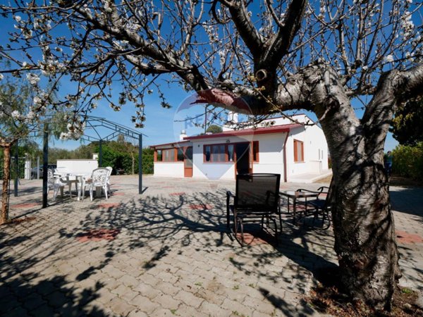 casa indipendente in vendita a Mottola in zona San Basilio