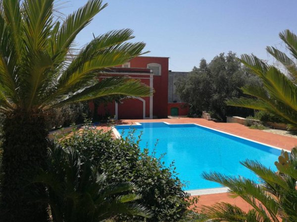 casa indipendente in vendita a Mottola