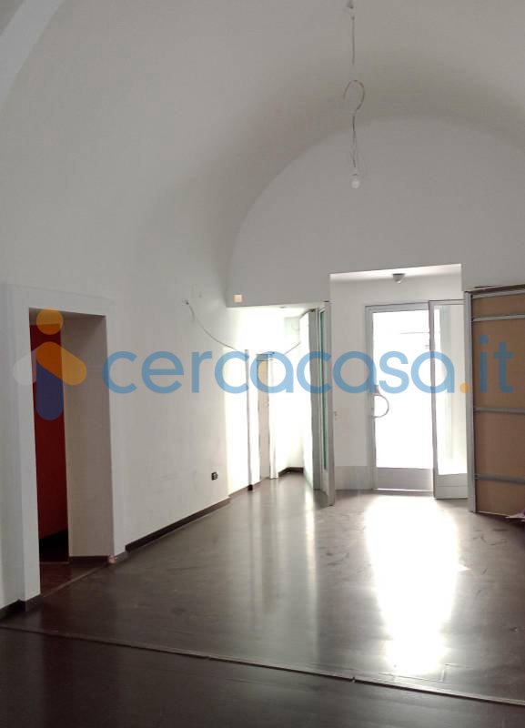 locale commerciale in vendita a Mottola