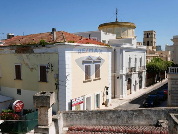 casa indipendente in vendita a Mottola