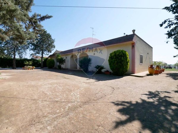 negozio in vendita a Mottola