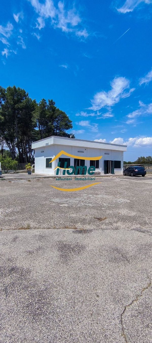 trivano in vendita a Mottola in zona San Basilio