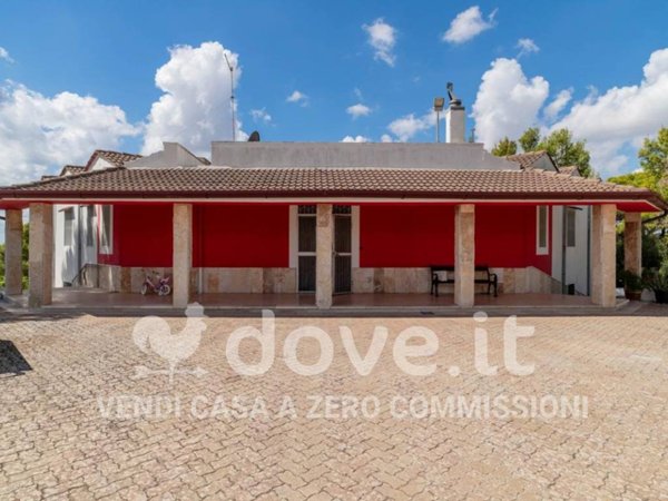 casa indipendente in vendita a Mottola