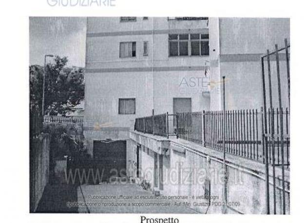 locale commerciale in vendita a Mottola
