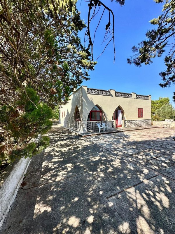 casa indipendente in vendita a Mottola