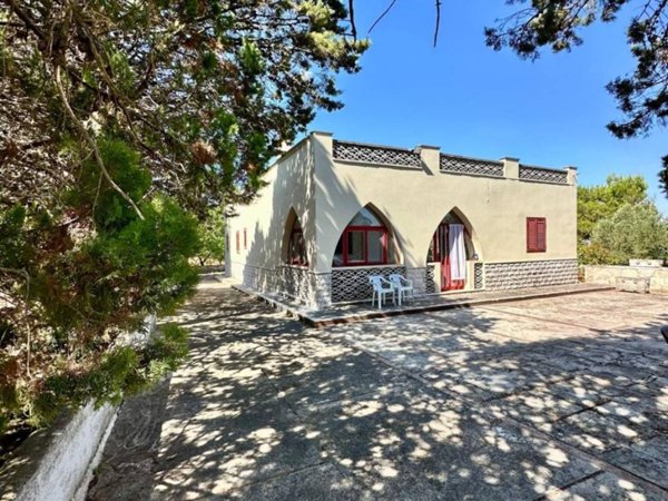 casa indipendente in vendita a Mottola