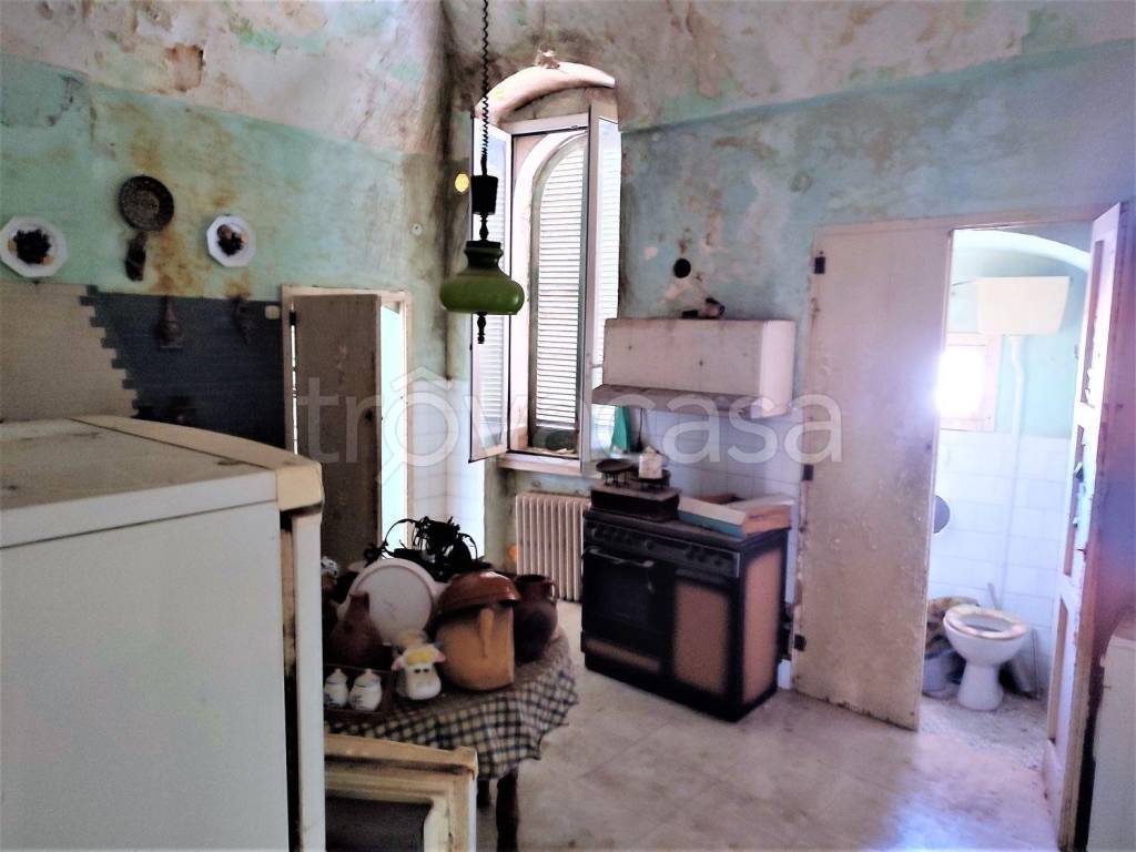 casa indipendente in vendita a Mottola