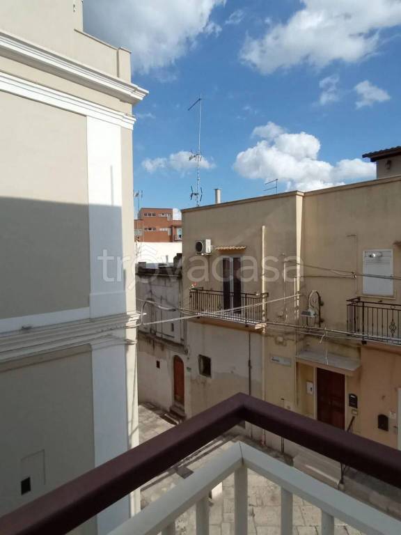 casa indipendente in vendita a Mottola