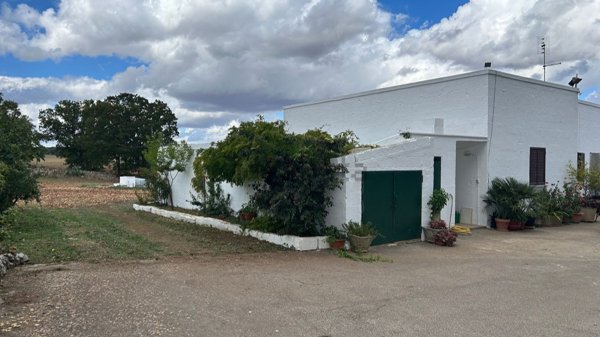 casa indipendente in vendita a Mottola