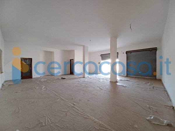 locale commerciale in vendita a Mottola