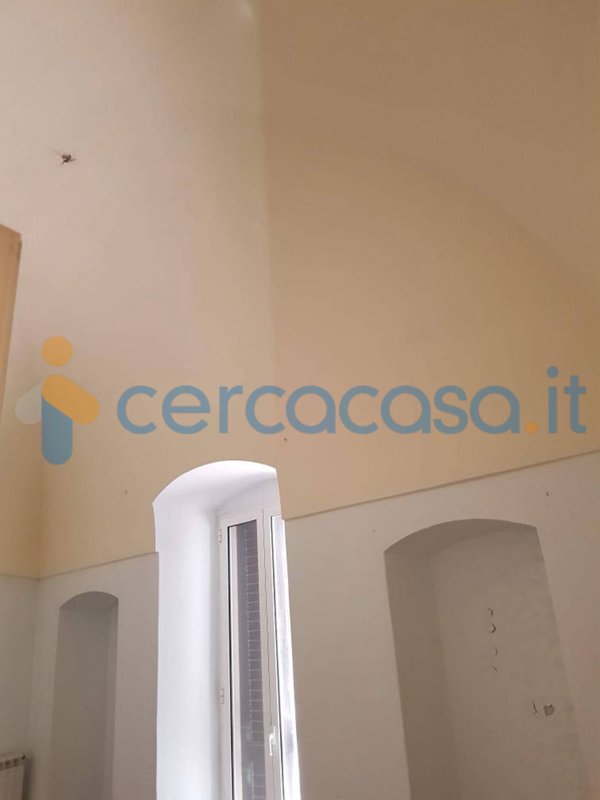 intera palazzina in vendita a Mottola