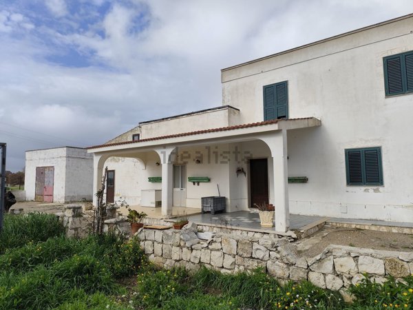 casa indipendente in vendita a Mottola