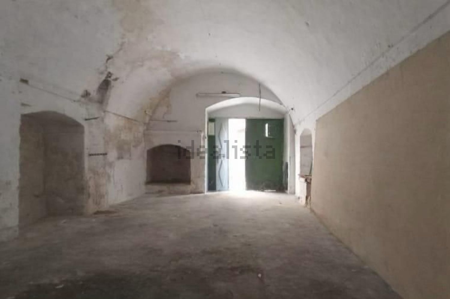 locale di sgombero in vendita a Mottola