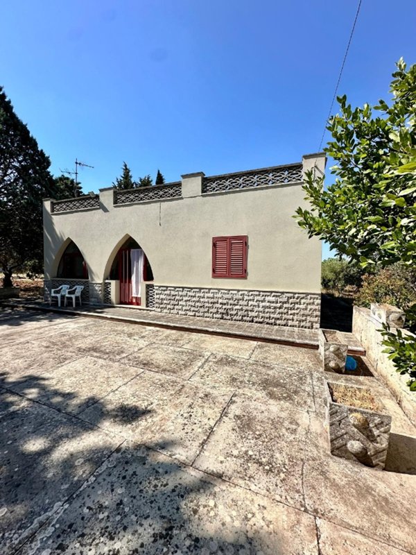 casa indipendente in vendita a Mottola