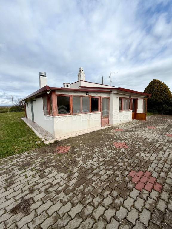 casa indipendente in vendita a Mottola