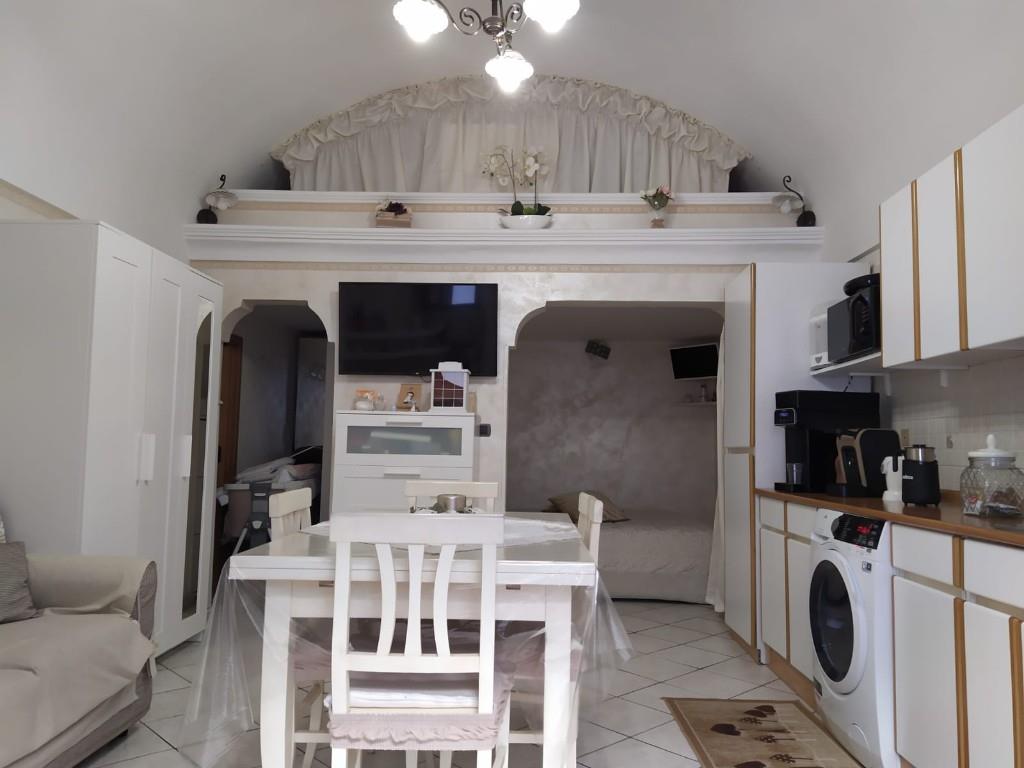 casa indipendente in vendita a Mottola