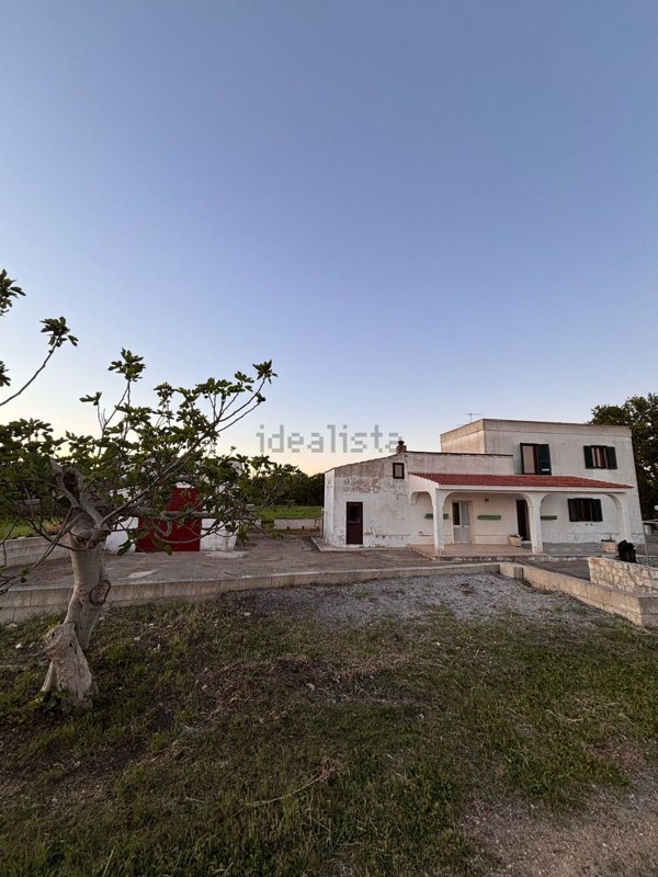 casa indipendente in vendita a Mottola