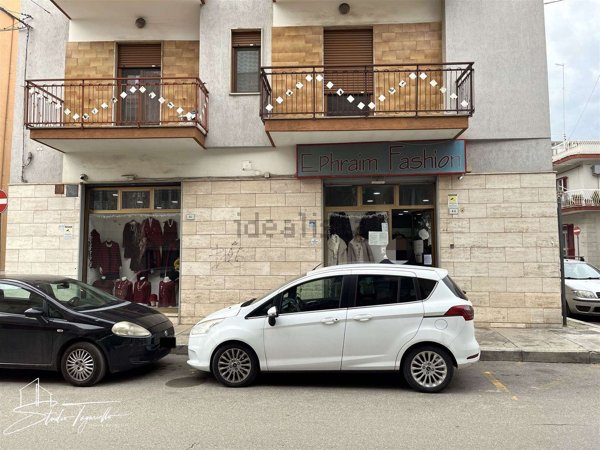 locale commerciale in vendita a Palagiano