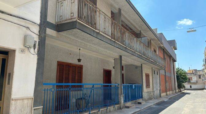 intera palazzina in vendita a Palagiano in zona Chiatona
