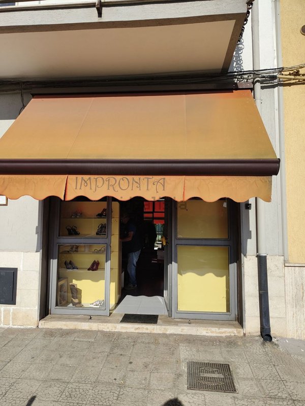 locale commerciale in vendita a Palagiano