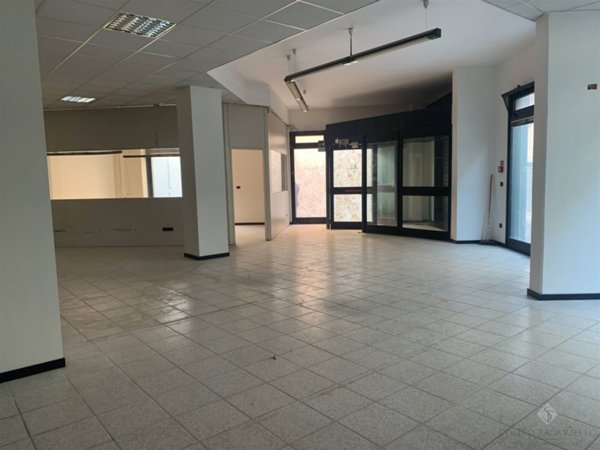 negozio in vendita a Palagiano