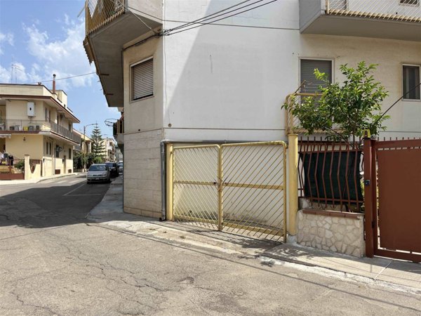 box auto in vendita a Palagiano
