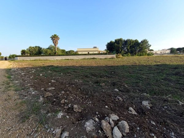 terreno edificabile in vendita a Pulsano in zona Marina di Pulsano
