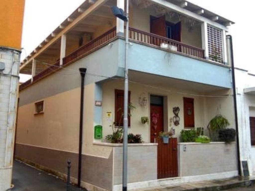 casa indipendente in vendita a Pulsano