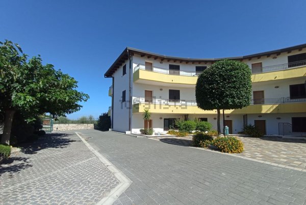 appartamento in vendita a Pulsano in zona Marina di Pulsano
