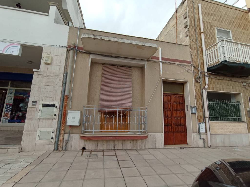 casa indipendente in vendita a Pulsano