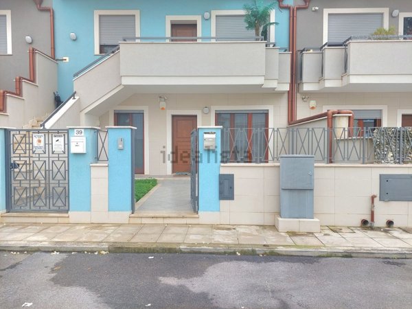 appartamento in vendita a Pulsano in zona Marina di Pulsano