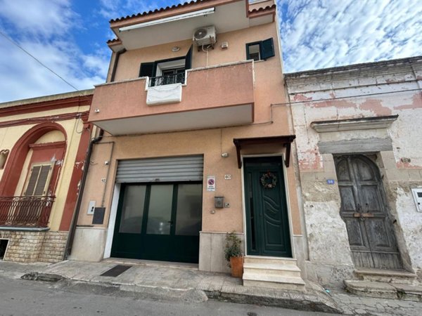 casa indipendente in vendita a Pulsano