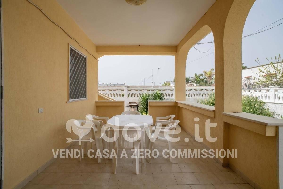 casa indipendente in vendita a Pulsano in zona Marina di Pulsano