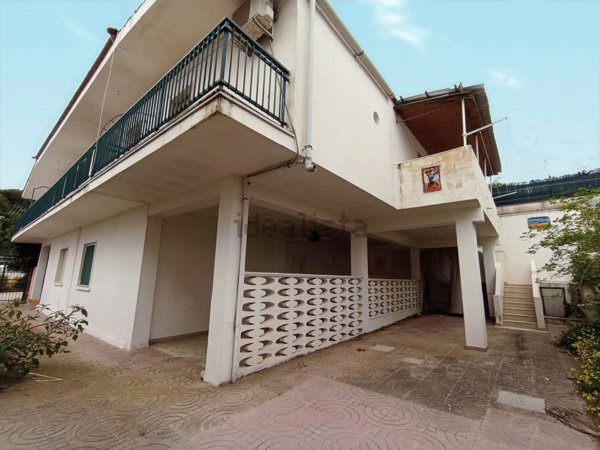 casa indipendente in vendita a Pulsano in zona Marina di Pulsano
