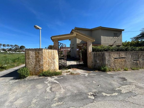 casa indipendente in vendita a Pulsano in zona Marina di Pulsano