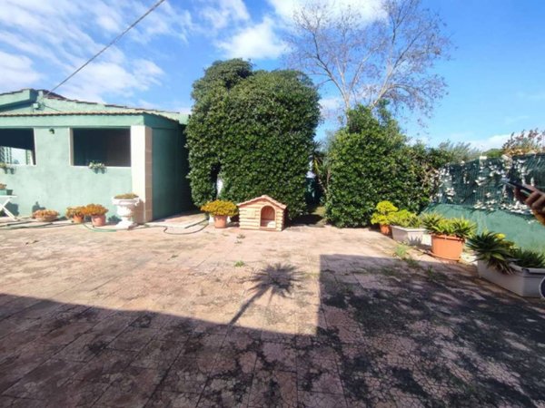 casa indipendente in vendita a Pulsano in zona Marina di Pulsano