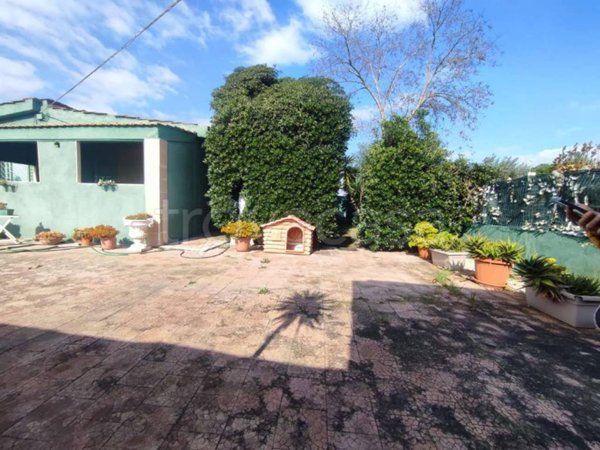casa indipendente in vendita a Pulsano in zona Marina di Pulsano