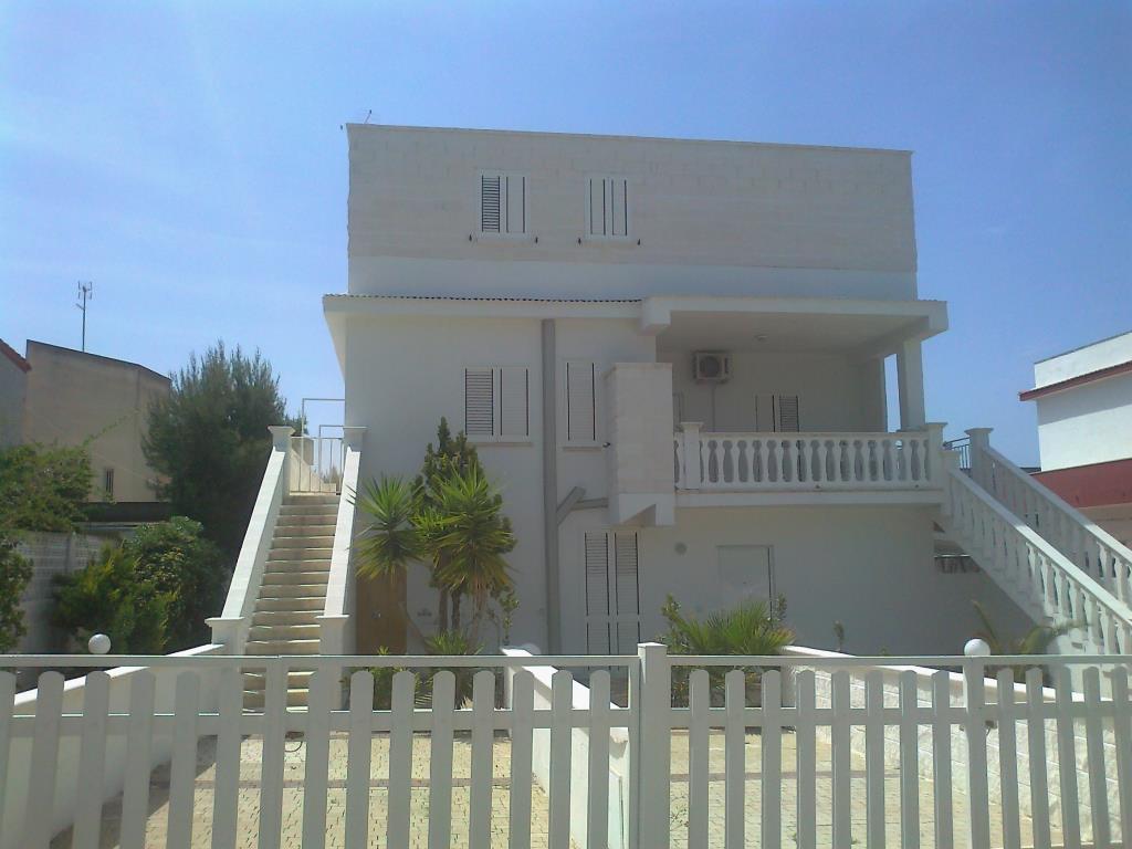 casa indipendente in vendita a Pulsano in zona Marina di Pulsano
